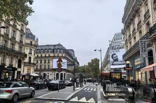 开云-去了趟法国才知道,巴黎人看中国游客的眼神,和我想的不一样!