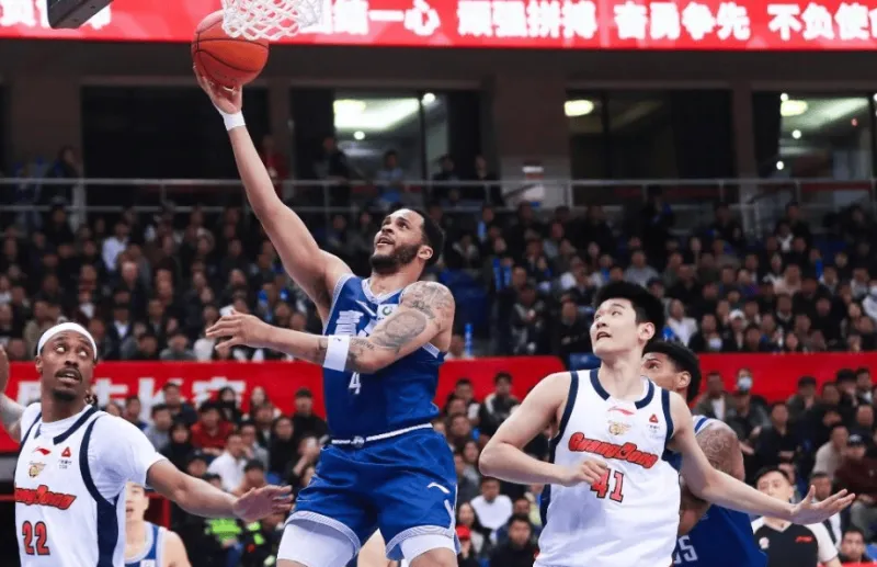 开云-青岛男篮总结比赛：最后时刻连续出现失误，追分无望